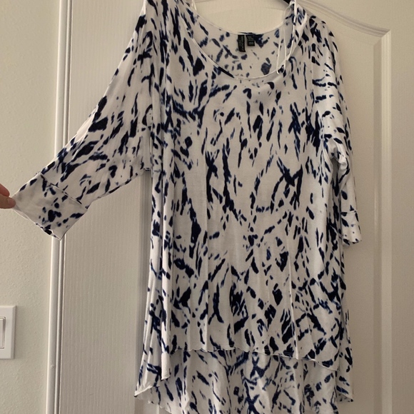 Cynthia Rowley Tops - White and Navy printed top